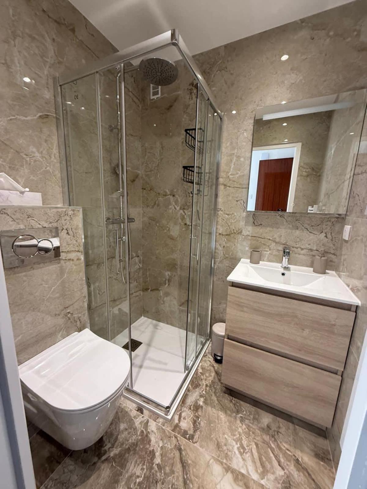 Luxury 1 Bed Seafront Escape In *