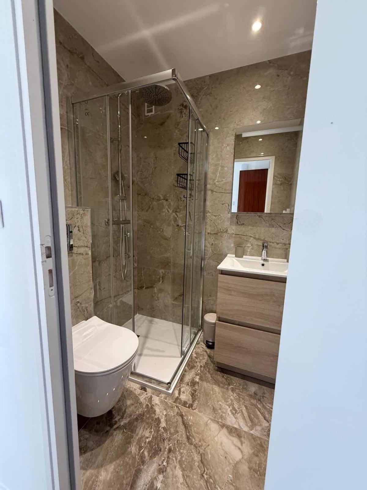 Luxury 1 Bed Seafront Escape In